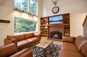 Evergreen Escape: Private Hot Tub & Sauna, On Shuttle Route