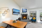 Windwood Bluebird Townhome - Walk to Town, Close to Everything!
