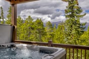 Sun Breck Lodge - Panoramic Mountain Views & Hot Tub