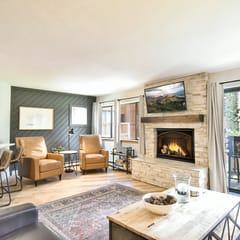 Pine Ridge Off-Piste Condo - Ski In, Walk to Downtown!