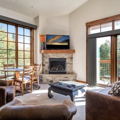 Frisco Sports Chalet Tenmile Condo: Stylish, On Shuttle Route