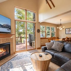 Highland Greens Townhome: Long-Stay Lodging, Private Hot Tub