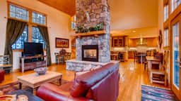 Mountain Lodge at Snowshoe: Beautiful Location, Views - Image 2