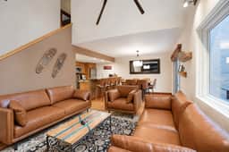 Evergreen Escape: Private Hot Tub & Sauna, On Shuttle Route - Image 4