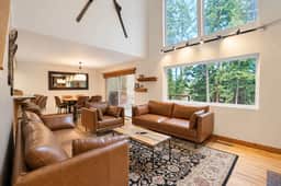 Evergreen Escape: Private Hot Tub & Sauna, On Shuttle Route - Image 3