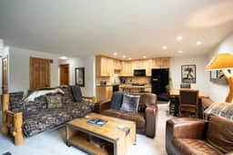 Ski Hill Powder Retreat: Downtown Breck, Walk to Gondola - Image 5