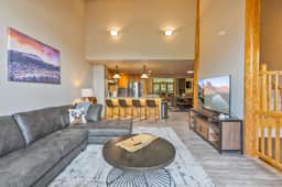 Elk Ridge Imperial Townhome: Spacious, Hot Tub - Image 4