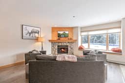 Tyra Chalet Condo: Ski-In/Ski-Out - Image 4