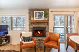 Timbernest Summit Escape: Beautiful Updates, Great Location - Image 3
