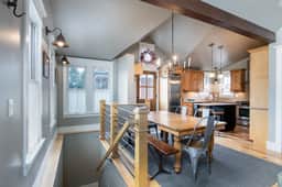 Plum Cottage: Gorgeous Historic Home - Image 5