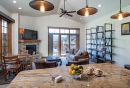 Frisco Sports Chalet Tenmile Condo: Stylish, On Shuttle Route - Image 5