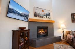 Twin Elk Lodge Pine & Peak Townhome: Walk To Main Street & Gondola, Ski-In - Image 4