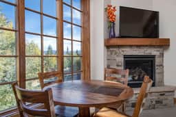 Frisco Sports Chalet Tenmile Condo: Stylish, On Shuttle Route - Image 3