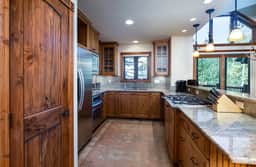 Woods Gondola Watch Townhome: Location! Sleeps 11 Private Hot Tub - Image 4