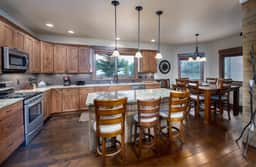 Ridgeview Court Townhome: Incredible Rooftop Deck - Image 5