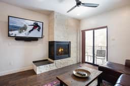 River West Buffalo Mountain Condo: On The Blue River - Image 3