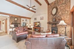 Park Place Crestone Peak Condo: Great Ski-In Location - Image 3