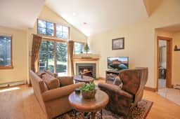 Highland Greens Fairway Townhome: Hot Tub, Views - Image 2