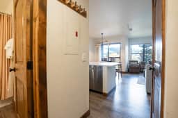 River Mountain Lodge Downtown Condo - Ski In, Mountain Views, Pool/Hot Tub - Image 5