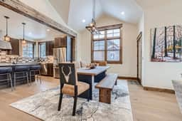 Deere Retreat Home: Hot Tub, Stylish - Image 3