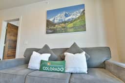 Blue River Flats Lookout: High-End Finishes w/ Mountain Views - Image 5