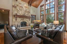 Snowy Point Chalet: True Mountain Luxury - Image 2