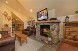 Expedition Station Powder Days Condo: Ski In, Ski Out Keystone Retreat - Image 5