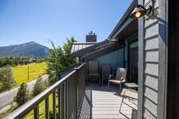 Lake Forest Lakeview Condo: Mountain Views, Close to Town - Image 4