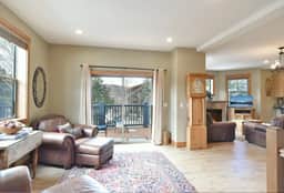 Rachel Lane Home: Views, Style, Hot Tub - Image 4