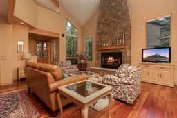 Silverbell Chalet: Private Hot Tub, Mountain Views - Image 4