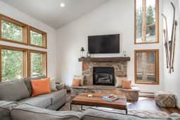 Summit Haven Home: Hot Tub, Stylish New Remodel - Image 3