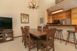 Riverbend Sawmill Run Condo: Ski In/Out Retreat - Image 5