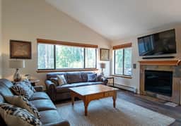 Park Forest Moose Pad Townhome: Hot Tub, On Shuttle Route - Image 2