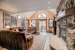 Wendall Square Downtown Townhome: Views w/ Hot Tub - Image 3