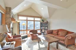 Mt. Victoria Lodge Crestline Condo: Downtown, Nicely Appointed - Image 2