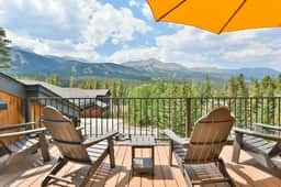 Lonestar Lodge: Sweeping Mountain Views, Hot Tub & Patio - Image 5