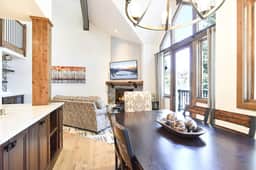 Highlander Townhome: Walk to Lifts, Walk to Town, Close to Everything! - Image 5