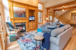 White Wolf Mountain Air Townhome: Elegant Retreat - Image 5