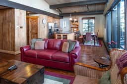 Tamarisk Slalom Condo: Walk To The Slopes/Town - Image 2