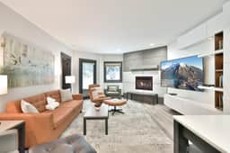 Village Chateaux Après-Ski Condo: Ski In/Out, Resort Amenities - Image 2
