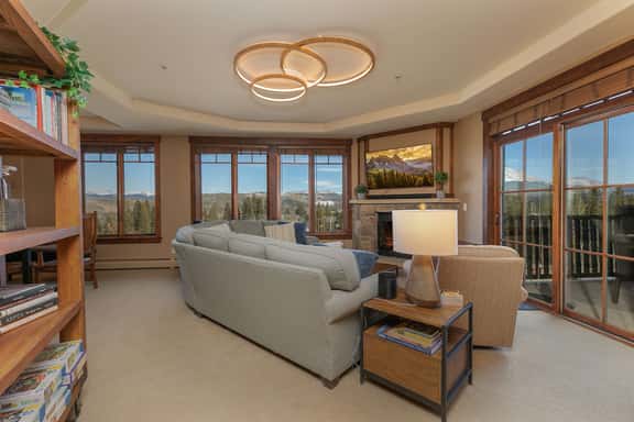 Crystal Peak Expedition Condo: Ski-In, Ski-Out Luxury - Image 1