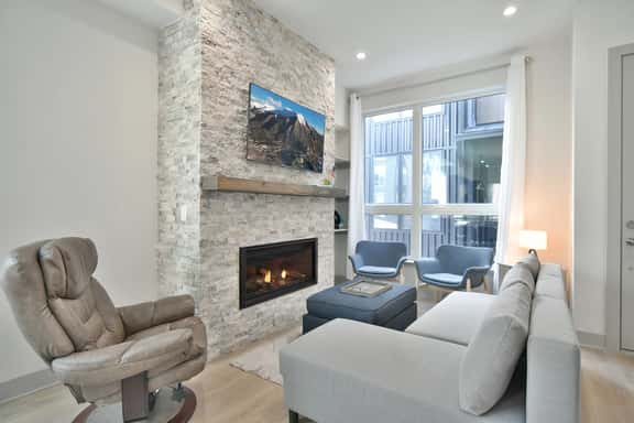 Fourth Street Crossing Ptarmigan Townhome: Downtown, Close to Everything! - Image 1