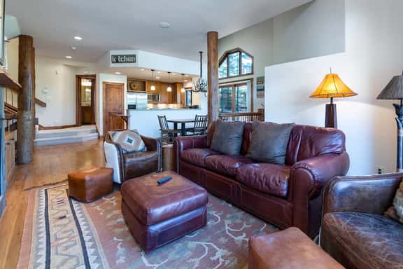 Woods Gondola Watch Townhome: Location! Sleeps 11 Private Hot Tub - Image 1