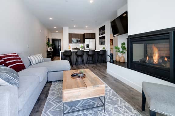 River West Red Peak Condo: Upscale Finishes, Hot Tub - Image 1