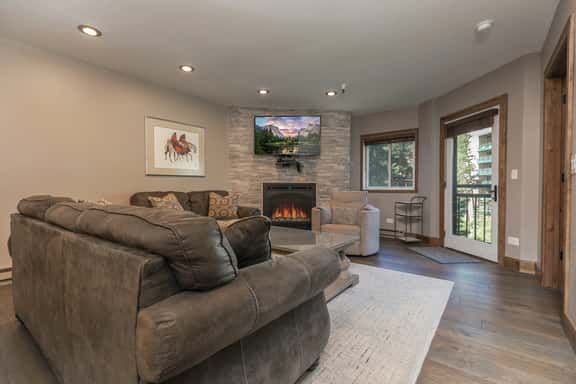 Village Chateaux Northstar Condo: Downtown, Ski In/Out - Image 1