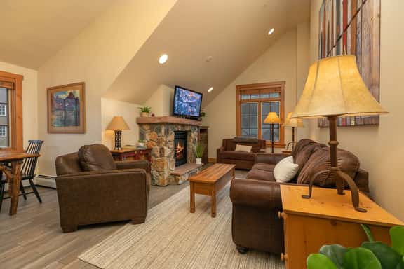 Expedition Station Powder Days Condo: Ski In, Ski Out Keystone Retreat - Image 1