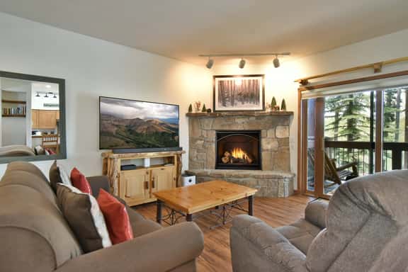 Los Pinos Après Getaway: Walk to Lifts & Town! - Image 1