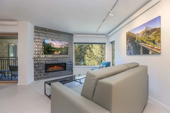 Powderhorn Streamside Condo: Beautiful Remodel, Nice Location - Image 1