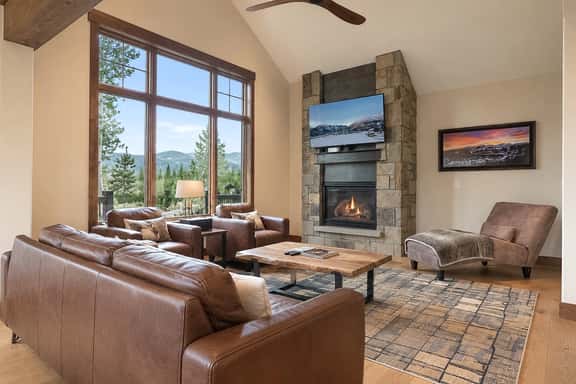 Eagle Ridge Lookout: Private Hot Tub, Mountain Views - Image 1