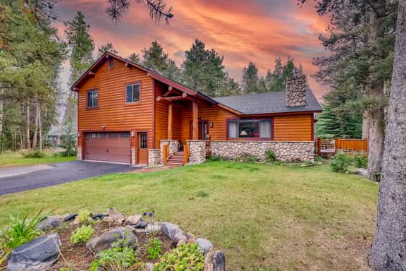 Casa de Montagne Home: High-End Log Home, Downtown Frisco - Image 1